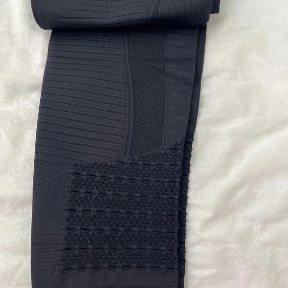 Gymshark Midnight Black Sports Bra and Leggings - Picture 6 of 8